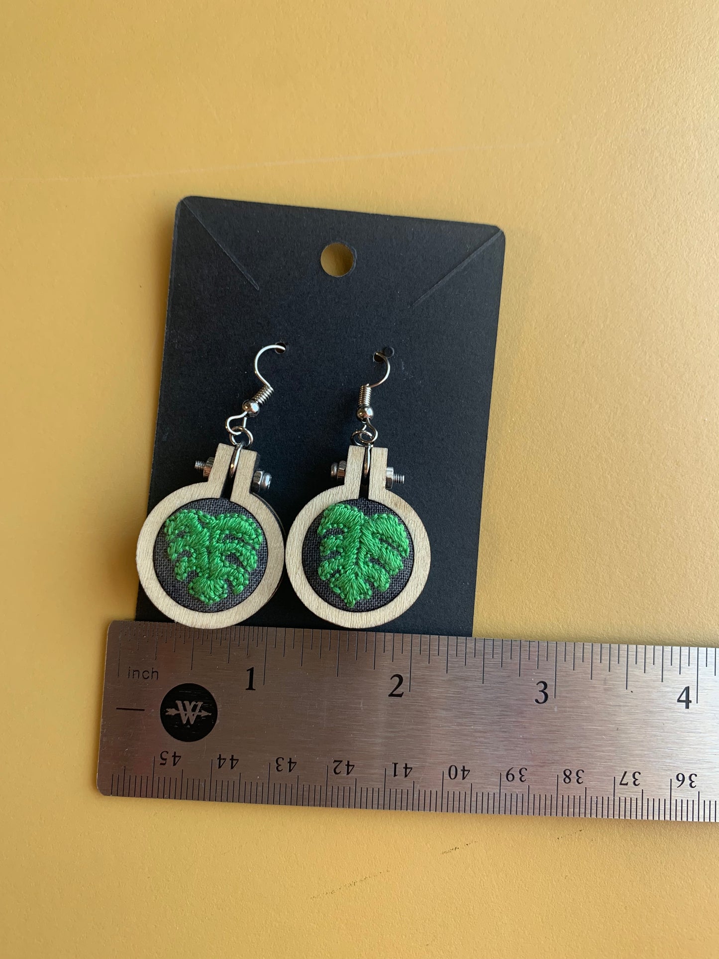 Monstera leaf earrings